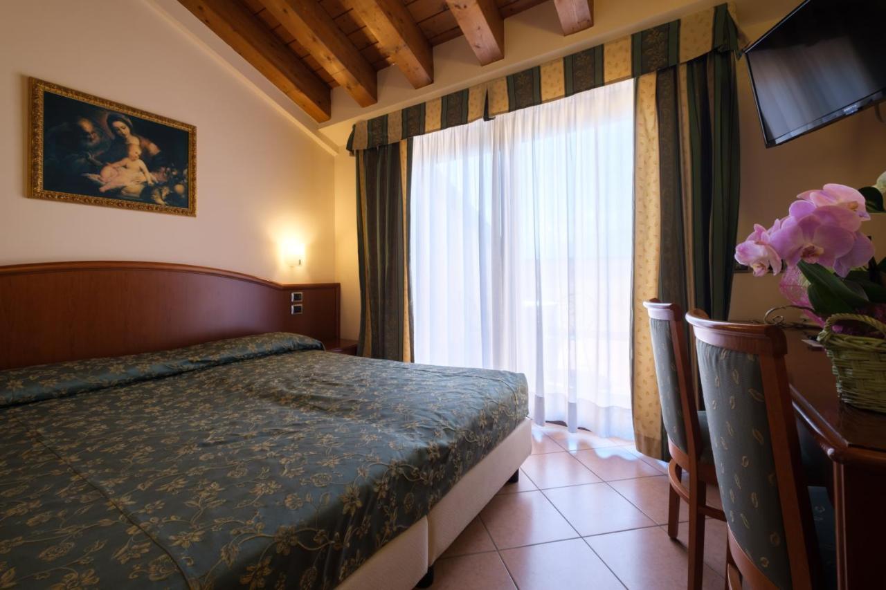 Garda Family House Otel Castelletto Di Brenzone Dış mekan fotoğraf