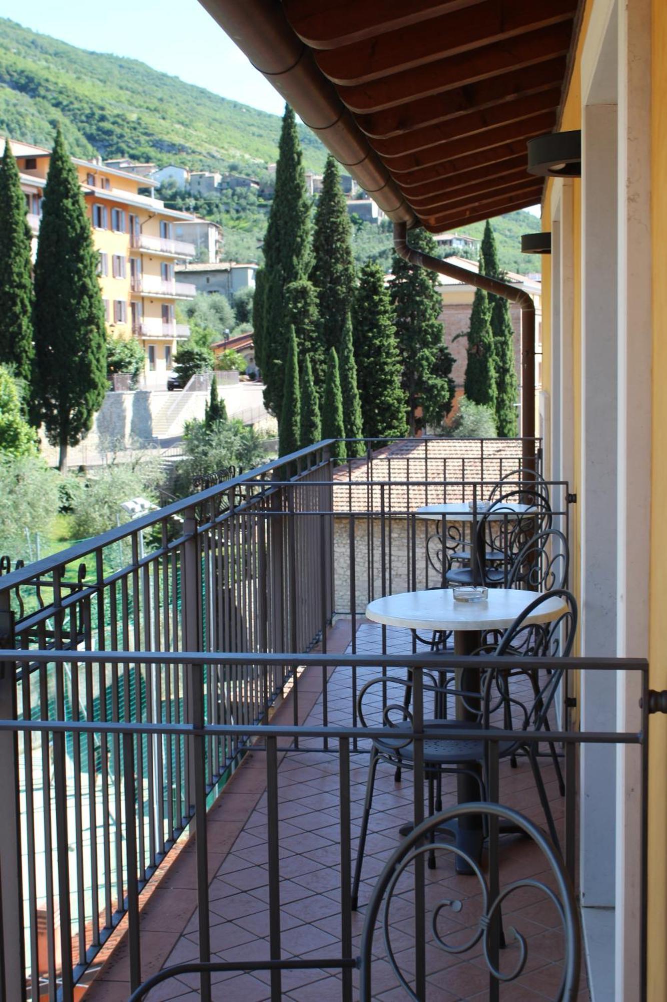 Garda Family House Otel Castelletto Di Brenzone Dış mekan fotoğraf